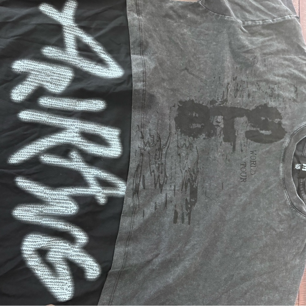 Men's Gray Graphic Crewneck T-Shirt - World Tour  BTS